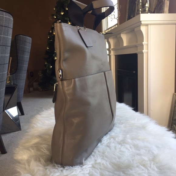 NWT COACH MENS CHARLES FOLDOVER TOTE IN SPORT CALF LEATHERCOACH FOG GREY - Picture 5 of 6